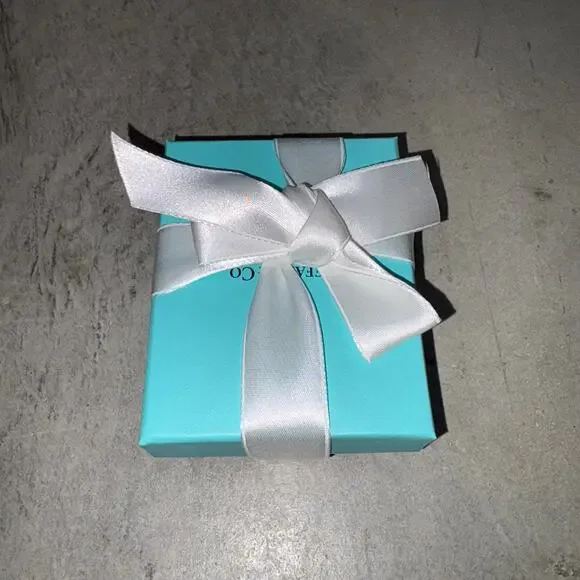 Tiffany & Co. Sugar Pie Charm or Pendant in Sterling Silver rare retired .925 - Picture 5 of 9